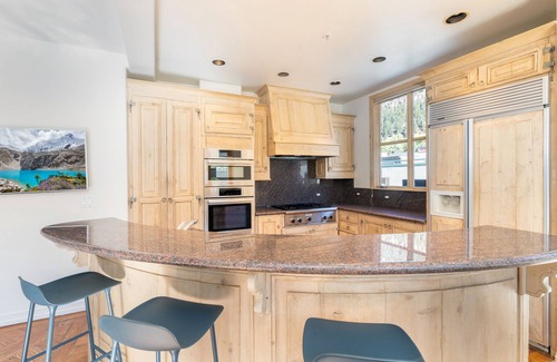 Telluride Condo | Experience "The RoofTop", a Super Cool Penthouse, inspiring views, huge deck!