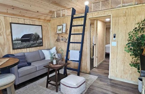 Groveland Other | Experience the simple life in our charming Mini Farm/Cottage house for rent.n