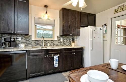 New Braunfels House | Experience the ultimate vacation just across from the Schlitterbahn Waterpark