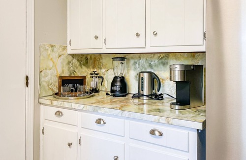 West Pensacola House | Experience the Ultimate Confort & Cozy Family retreat at Devonshire Dreams