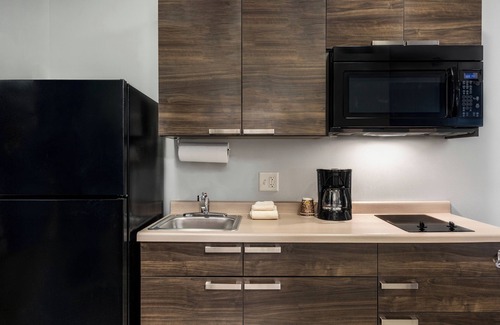 Sundance House | Explore Buckeye with Ease—Pet-Friendly Accommodation and Free Parking Await