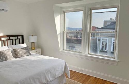 Mount Adams House | Explore Downtown and Mount Adams with River Views