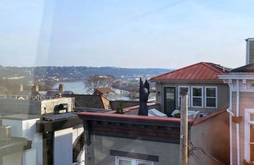 Mount Adams House | Explore Downtown and Mount Adams with River Views