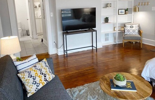 Mount Adams Condo | Explore Downtown and Mount Adams with River Views