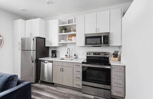 Cole-Noble District Apartment | Explore Indy from an Urban CozySuites Oasis