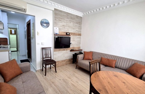 Gumussuyu Mahallesi Apartment | Explore Istanbul Cihangir Flat near Public Transit