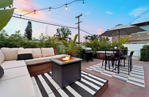 Pacific Beach House | Explore PB from 2BR Luxe House + Patio & Hot Tub