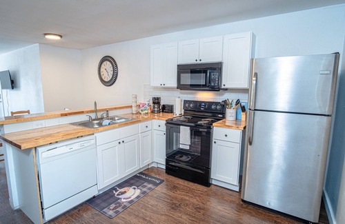 Midtown Apartment | Explore Pearl 2br/2ba Near DT and Riverwalk