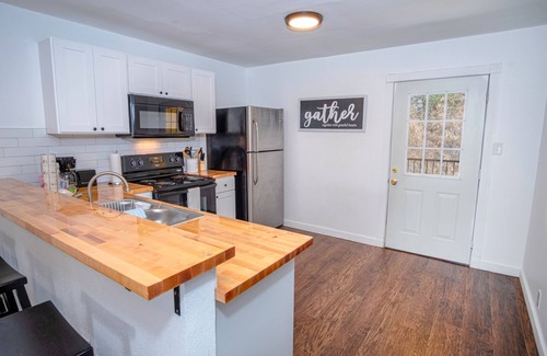 Midtown Apartment | Explore Pearl 2br/2ba Near DT and Riverwalk