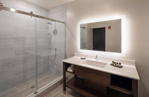 Winters Hotel | Explore Putah Creek Nature Park! Four Units, Pets Allowed, Downtown Location!