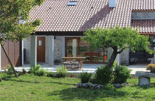 Porto de Mos Cottage | Explore, Relax and Invigorate Yourself at Grandma Lídia's Retreat