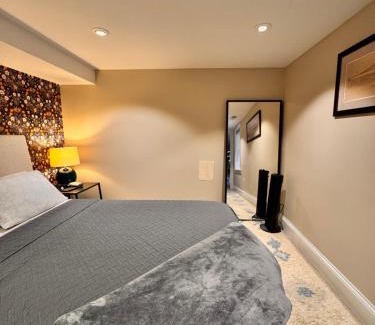 Capitol Hill Apartment | Explore Sights of Washington from Spacious Crib