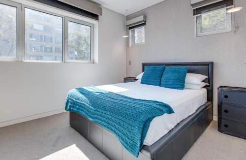 Cremorne Apartment | Explore Sydney from Stylish North Shore Apartment