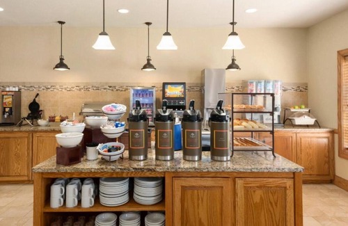Quad Cities House | Explore the Bettendorf area from ourroom in Davenport