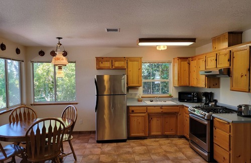 Atascadero Cottage | Explore the Central Coast from Portola Inn Guest House