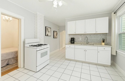 Palmer Square Apartment | Explore the City: Sleek 2BR Gem in North Chicago