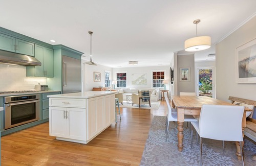 Silver Beach House | Explore the Hampton in this Shelter Island Getaway. Weekly Bookings