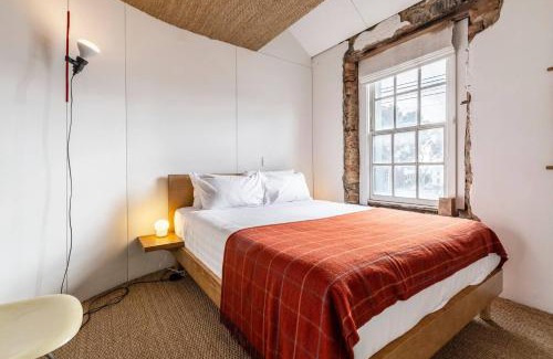 North Melbourne House | Explore the Locale in a Sustainable Renovated Pub