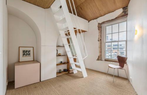 North Melbourne House | Explore the Locale in a Sustainable Renovated Pub
