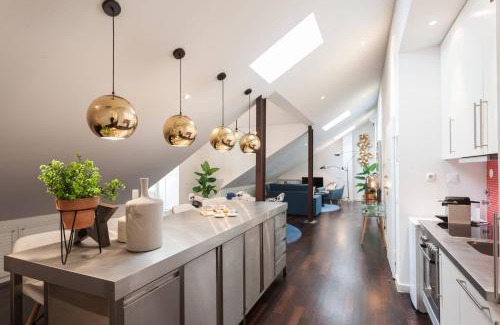 Encarnacao Apartment | Explore Vibrant Lisbon from a Designer Loft at Casa da Barroca