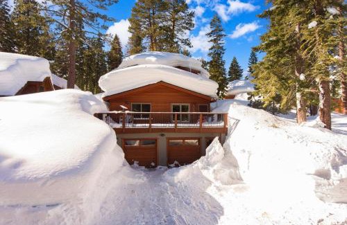 Alpine Meadows House | Explorer by AvantStay Close to Slopes Game Room Guest Suite Hot Tub