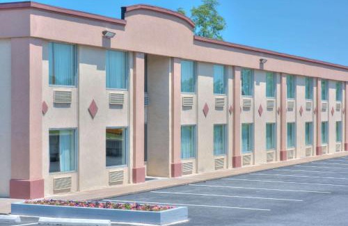 New Cumberland Hotel | Express Inn Harrisburg South New Cumberland