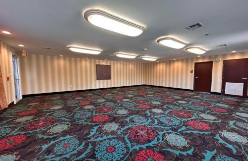 New Llano Hotel | Express Inn Leesville Ft Johnson, SureStay Collection by Best Western