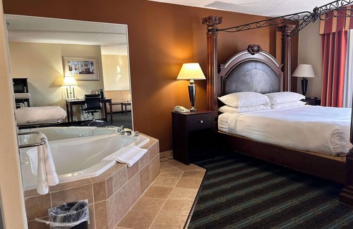 New Llano Hotel | Express Inn Leesville Ft Johnson, SureStay Collection by BW