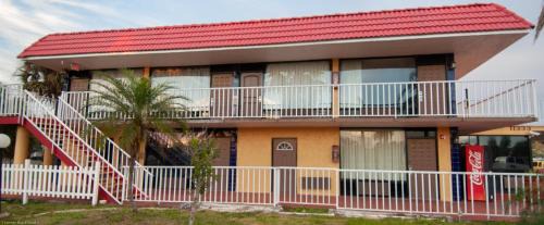 Clearwater Hotel | Express Inn & Suites - 5 Miles from St Petersburg Clearwater Airport