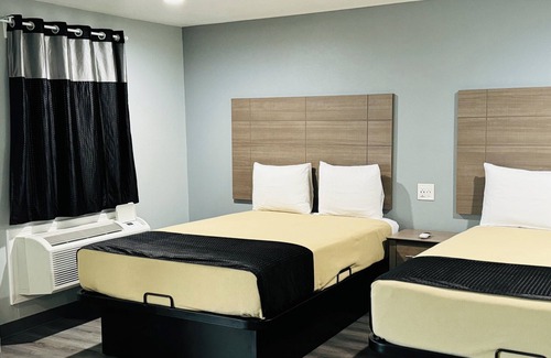 El Campo Hotel | EXPRESS INN & SUITES