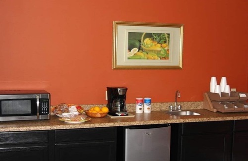 Trion Hotel | Express Inn & Suites