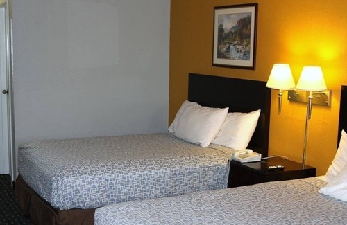 Trion Hotel | Express Inn & Suites