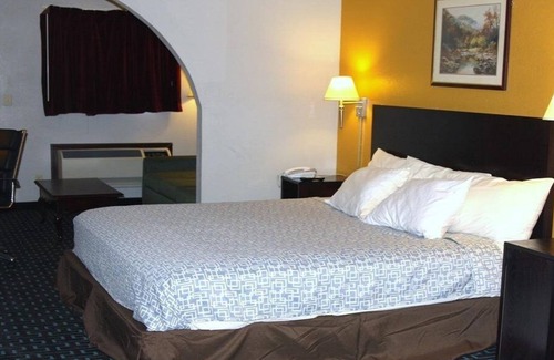 Trion Hotel | Express Inn & Suites