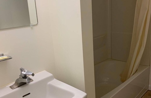 Lakehurst Hotel | Express Inn