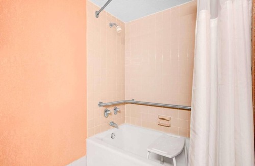 New Cumberland Hotel | Express Inn