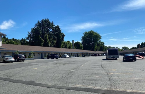 West Springfield Hotel | Express Inn