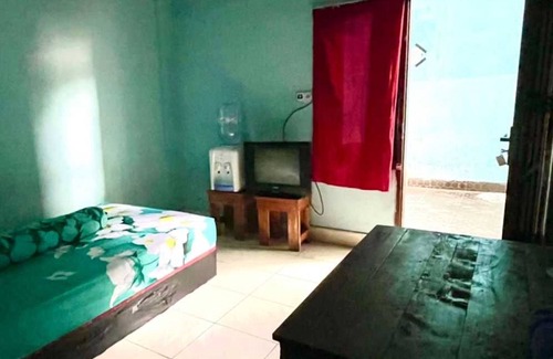 Parepare Hotel | EXPRESS O 91669 Kost Amel Near Taman Mattirotasi