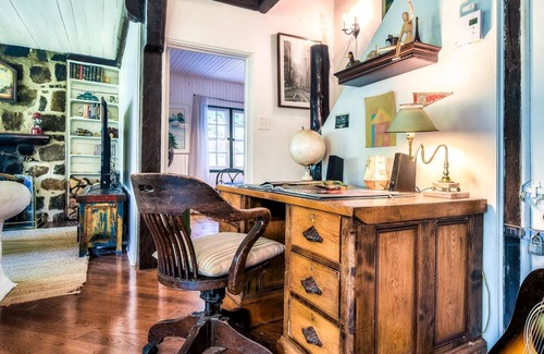 Sainte-Agathe-des-Monts Ski Chalet | Exquisite chalet with fully-functioning Boat house on the lake