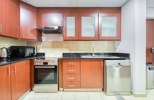 Dubai Marina Apartment | Exquisite 1BR in Sadaf, Jumeirah Beach Residence by Deluxe Holiday Homes