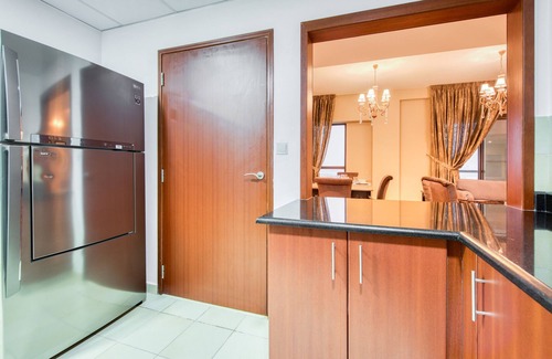 Dubai Marina Apartment | Exquisite 1BR in Sadaf, Jumeirah Beach Residence by Deluxe Holiday Homes