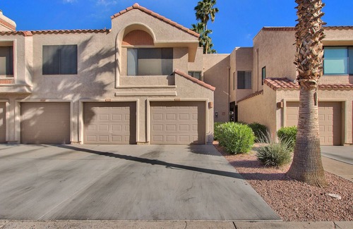 Scottsdale Ranch House | Exquisite 2 Bed/2.5 Bath Venetian in Scottsdale Ranch Condo