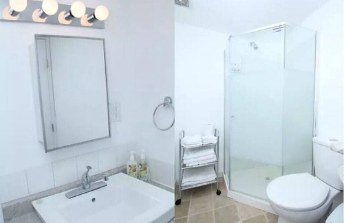 Fort Gary House | Exquisite 2 Bedroom Basement Suite