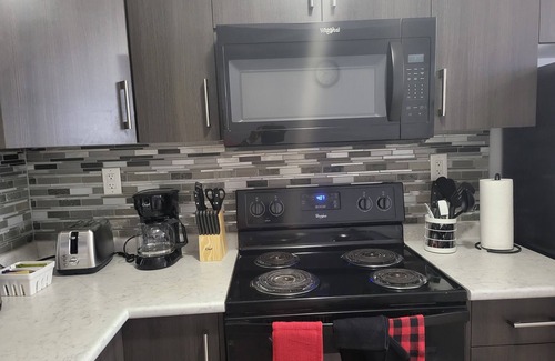 Saskatoon House | Exquisite 2 Bedroom suite with full amenities in Saskatoon