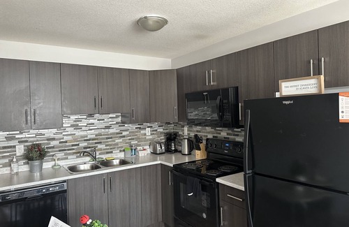 Saskatoon House | Exquisite 2 Bedroom suite with full amenities in Saskatoon