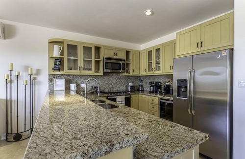 El Tezal Apartment | Exquisite 2 BR + Grill & Ocean Views @ Tezal !