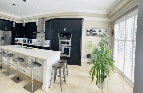 Richmond Hill House | Exquisite 4 BDR Home with Office and Parking near Lake Wilcox