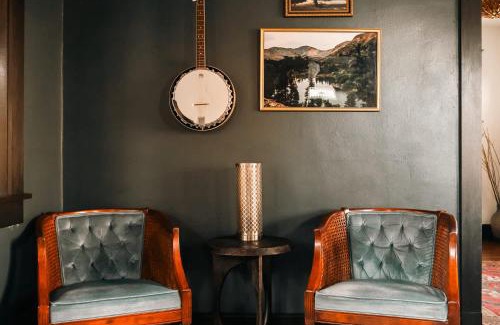 Cole House | Exquisite Craftsman - RiNo&Cole - Backyard Garden
