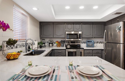 Paradise Valley Village Condo | Exquisite, Deluxe, Chic Condo in Prime Location!