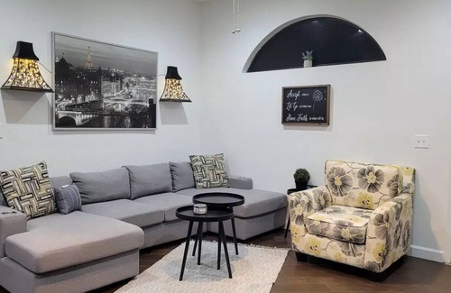 Greater Palm River Point CDC Bed & Breakfast | Exquisite Home near Tampa/Orlando sleeps 14-20.