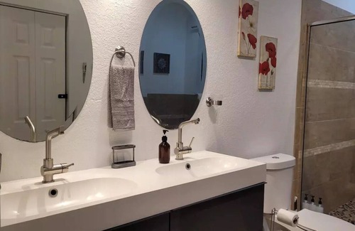 Greater Palm River Point CDC Bed & Breakfast | Exquisite Home near Tampa/Orlando sleeps 14-20.